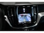 Volvo XC60 T8 Plug-in hybrid AWD Plus Bright | 1ste Eigenaar | Adaptive Cruise Control | Semi-Electrische wegklapbare trekhaak | 360° Parkeercamera | BLIS | Harman Kardon Premium Audio | Parkeerverwarming | Dealeronderhouden