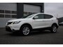 Nissan Qashqai 1.2 Connect Edition Automaat Cruise/Camera/Panodak/Keyless/PDC/Navi/Bluetooth/LED/17"LM/RadioCD.AUX.USB/Trekhaak