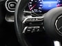 Mercedes-Benz C-klasse 180 AMG Line | Night | Panoramadak | Stoelverwarming | Achteruitrijcamera | 19" lichtmetalen velgen |