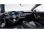 Mercedes-Benz A-klasse 180 AMG Line | Widescreen | Sfeerverlichting | Stoelverwarming | Parkeercamera |