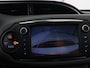 Toyota Yaris 1.5 Hybrid Dynamic Bi-Tone | Automaat | Camera | Sportonderstel | Cruise Control | Keyless entry | Navigatie | LMV 16