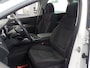 Peugeot 3008 1.6 THP Style Navigatie, Clima controle, Cruise controle, Elek ramen V/A,  Panodak, Lm velgen 17'', Pdc achter, 139.000km!! 3 maanden garantie op motor en versnellingsbak.