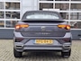 Volkswagen T-Roc Cabrio 1.5 TSI R-Line | Navigatie/Android/Apple Carplay | LM Velgen 17" | Voorstoelen/Stuurwiel Verwarmd | Cruise Control | Achteruitrijcamera | Airco |
