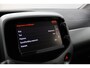 Toyota Aygo 1.0 VVT-i x-play | Airco | Parkeercamera | Lage kilometerstand | Groot media scherm |