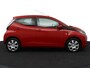 Toyota Aygo 1.0 VVT-i x-play | Airco | Parkeercamera | Lage kilometerstand | Groot media scherm |