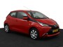 Toyota Aygo 1.0 VVT-i x-play | Airco | Parkeercamera | Lage kilometerstand | Groot media scherm |