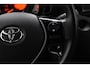 Toyota Aygo 1.0 VVT-i x-play | Airco | Parkeercamera | Lage kilometerstand | Groot media scherm |