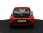 Toyota Aygo 1.0 VVT-i x-play | Airco | Parkeercamera | Lage kilometerstand | Groot media scherm |