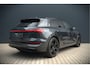Audi E-tron 50 quattro Business edition Plus 71 kWh | Black Edition | Panoramadak | Memory Seats | Luchtvering | Adaptive Cruise Control | Keyless | Matrix LED | Leder | Stoelverwarming | NAP |