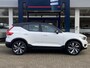 Volvo XC40 1.5 T4 Recharge R-Design / Automaat / NL-Auto / Dealer-Onderhouden / Half-Leder / Pilot-Assist / Open-Panodak / Elektr.-Uitklapbare Trekhaak / Stoel- en Stuurverwarming / Adaptieve Cruise-Control Stop&Go / Climate-Control / Keyless / LED / Dodehoek-Detectie / Apple-Carplay & Android-Auto / Elektr.-Stoelen met Geheugen / Harmann Kardon Audio / DAB Radio-Bluetooth / Navi / Elektr.-Achterklep / PDC V+A / Camera / 20'' LMV / ENZ.