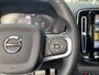 Volvo XC40 1.5 T4 Recharge R-Design / Automaat / NL-Auto / Dealer-Onderhouden / Half-Leder / Pilot-Assist / Open-Panodak / Elektr.-Uitklapbare Trekhaak / Stoel- en Stuurverwarming / Adaptieve Cruise-Control Stop&Go / Climate-Control / Keyless / LED / Dodehoek-Detectie / Apple-Carplay & Android-Auto / Elektr.-Stoelen met Geheugen / Harmann Kardon Audio / DAB Radio-Bluetooth / Navi / Elektr.-Achterklep / PDC V+A / Camera / 20'' LMV / ENZ.