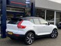 Volvo XC40 1.5 T4 Recharge R-Design / Automaat / NL-Auto / Dealer-Onderhouden / Half-Leder / Pilot-Assist / Open-Panodak / Elektr.-Uitklapbare Trekhaak / Stoel- en Stuurverwarming / Adaptieve Cruise-Control Stop&Go / Climate-Control / Keyless / LED / Dodehoek-Detectie / Apple-Carplay & Android-Auto / Elektr.-Stoelen met Geheugen / Harmann Kardon Audio / DAB Radio-Bluetooth / Navi / Elektr.-Achterklep / PDC V+A / Camera / 20'' LMV / ENZ.