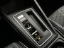 Volkswagen Golf Variant 1.5 eTSI R-Line Business+ / Panoramadak / Navigatie / Camera / Parkeersensoren V+A / App connect / Head-up / 18''LMV