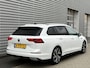 Volkswagen Golf Variant 1.5 eTSI R-Line Business+ / Panoramadak / Navigatie / Camera / Parkeersensoren V+A / App connect / Head-up / 18''LMV