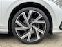 Volkswagen Golf Variant 1.5 eTSI R-Line Business+ / Panoramadak / Navigatie / Camera / Parkeersensoren V+A / App connect / Head-up / 18''LMV