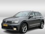 Volkswagen Tiguan 2.0 TSI 4Motion 220pk Highline Business R / R-line Exterieur / Digitaal dashboard / Panoramadak / Navigatie / Camera / Parkeersensoren V+A / Zwenkbare trekhaak /