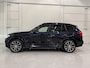 BMW X3 xDrive30e M-Sport PANO/20"/SFEER/CARPLAY/CAMERA/LIVE-COCKPIT/EL.A.KLEP/SHADOW-LINE/DONKERE-HEMEL/CARBONSCHWARZ/VOLLEDIG BMW DEALER HISTORIE