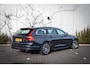 Volvo V90 2.0 T4 Momentum Pro | Adaptieve Cruise Control | Schuif-/ Kanteldak | Trekhaak | Stoel + Stuurverwarming | Parkeercamera | Leder | Adaptieve LED Koplampen | Memory |