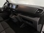 Peugeot Expert 2.0 180 pk Automaat Premium Long | Navigatie | Achteruitrijcamera | Parkeersensoren Voor en Achter | Trekhaak | Zijschuifdeur Rechts | Climate Control | Cruise Control | 17" Lichtmetalen Velgen | Apple Carplay/Android Auto |