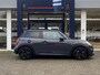 MINI John Cooper Works Mini 2.0 Chili / NL Auto / 231 PK / JCW-sportuitlaat / Panorama-Dak / Full LED-verlichting / Sportstoelen / Harman Kardon-Audio / Head-up Display / Stoelverwarming / Carbon-Package / Adaptive-Cruise / Schakelflippers / Achteruitrij-Camera / Parkeersensoren / ENZ.