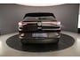 Volkswagen ID.4 Pro Business 286pk Automaat Adaptive cruise control, Elektrische achterklep, LED matrix koplampen, Achteruitrijcamera, Stuurwiel verwarmd, App connect
