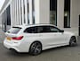 BMW 3-Serie Touring 330e Automaat M- Sport pakket, panoramadak, electr. trekhaak, camera, conqac leder sportinterieur