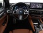 BMW 5-Serie Touring 530e Business Edition Plus | Leder | Stoelverwarming | Live Cockpit | Navigatie | Memory | Camera | Carplay | Cruise Control
