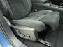 Volvo C40 Recharge Ultimate 69 kWh / 20 inch velgen / Nubuck / Harman Kardon audio / Elektrisch verstelbare stoelen / Stoel/- en stuurverwarming /