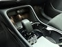 Volvo C40 Recharge Ultimate 69 kWh / 20 inch velgen / Nubuck / Harman Kardon audio / Elektrisch verstelbare stoelen / Stoel/- en stuurverwarming /