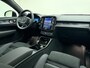 Volvo C40 Recharge Ultimate 69 kWh / 20 inch velgen / Nubuck / Harman Kardon audio / Elektrisch verstelbare stoelen / Stoel/- en stuurverwarming /