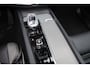 Volvo XC60 2.0 T6 Plug-in hybrid AWD Plus Dark - Panorama/schuifdak - IntelliSafe Assist & Surround - 360º Camera - Harman/Kardon audio - Adaptieve LED koplampen - Verwarmde voorstoelen, stuur & achterbank - Parkeersensoren voor & achter - Elektr. bedienb. voorstoelen met geheugen - Head up display - Draadloze tel. lader - Extra getint glas - 19' LMV