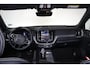 Volvo XC60 2.0 T6 Plug-in hybrid AWD Plus Dark - Panorama/schuifdak - IntelliSafe Assist & Surround - 360º Camera - Harman/Kardon audio - Adaptieve LED koplampen - Verwarmde voorstoelen, stuur & achterbank - Parkeersensoren voor & achter - Elektr. bedienb. voorstoelen met geheugen - Head up display - Draadloze tel. lader - Extra getint glas - 19' LMV