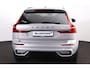 Volvo XC60 2.0 T6 Plug-in hybrid AWD Plus Dark - Panorama/schuifdak - IntelliSafe Assist & Surround - 360º Camera - Harman/Kardon audio - Adaptieve LED koplampen - Verwarmde voorstoelen, stuur & achterbank - Parkeersensoren voor & achter - Elektr. bedienb. voorstoelen met geheugen - Head up display - Draadloze tel. lader - Extra getint glas - 19' LMV