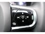 Volvo XC60 2.0 T6 Plug-in hybrid AWD Plus Dark - Panorama/schuifdak - IntelliSafe Assist & Surround - 360º Camera - Harman/Kardon audio - Adaptieve LED koplampen - Verwarmde voorstoelen, stuur & achterbank - Parkeersensoren voor & achter - Elektr. bedienb. voorstoelen met geheugen - Head up display - Draadloze tel. lader - Extra getint glas - 19' LMV