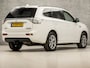Mitsubishi Outlander 2.0 PHEV Deluxe 203Pk Automaat (SCHUIFDAK, NAVIGATIE, CAMERA, LEDER, ELEK SPORTSTOELEN, TREKHAAK, GETINT GLAS, NIEUWSTAAT)