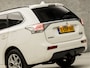 Mitsubishi Outlander 2.0 PHEV Deluxe 203Pk Automaat (SCHUIFDAK, NAVIGATIE, CAMERA, LEDER, ELEK SPORTSTOELEN, TREKHAAK, GETINT GLAS, NIEUWSTAAT)