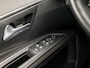 Peugeot 5008 1.2 PureTech GT-Line 7 Persoons (PANORAMADAK, APPLE CARPLAY, GROOT NAVI, LEDER, 360 CAMERA, KEYLESS, SFEERVERLICHTING, LED KOPLAMPEN, NIEUWSTAAT)