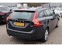 Volvo V60 2.0 D3 Summum Navigatie, Cruise control, Stoelverwarming, Lichtmetalen wielen