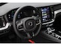 Volvo V60 2.0 T6 Plug-in hybrid AWD Plus Dark Rondomzicht Camera| Semi Electrische trekhaak| Electronic Climate Control | Adaptieve Cruise Control | Parkeersensoren | Rijstrooksensor Met Correctie | Navigatiesysteem | Verwarmbare Voorstoelen | Verwarmbaar Stuurwiel | Keyless Entry |