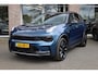 Lynk & Co 01 1.5 MY23! BLACKLINE! ZWARTE-HEMEL ROLHOES MY23 360-CAMERA PANO/SCHUIF INFINITY DAB NAVI CARPLAY STOELVERWARMING ELEK.ACHTERKLEP 20"LMV