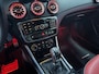 Mercedes-Benz A-klasse 180 AMG | Unieke Auto | Sfeerverlichting | Twotone leder | Groot scherm | AMG Uitlaat | alcantara dashboard