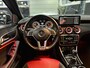 Mercedes-Benz A-klasse 180 AMG | Unieke Auto | Sfeerverlichting | Twotone leder | Groot scherm | AMG Uitlaat | alcantara dashboard