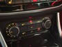 Mercedes-Benz A-klasse 180 AMG | Unieke Auto | Sfeerverlichting | Twotone leder | Groot scherm | AMG Uitlaat | alcantara dashboard