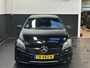 Mercedes-Benz A-klasse 180 AMG | Unieke Auto | Sfeerverlichting | Twotone leder | Groot scherm | AMG Uitlaat | alcantara dashboard