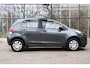 Toyota Yaris 1.0 VVTi Acces / Airco / Trekhaak / Rijklaarprijs! / 12mnd Bovag garantie