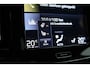 Volvo XC40 1.5 T5 Plug-in hybrid Plus Dark Facelift | Elek. stoelen +  geheugen | H&K Audio | Camera  | Stoel + stuurverw. |