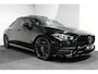 Mercedes-Benz CLA 220 AMG Line / CLA45 AMG Diffuser / Panamericana Grille / Panoramadak / Sfeerverlichting / Stoelverwarming / LED High Performance / 19'' LMV / Augmented Reality Video / Navigatie / Widescreen / Lane Assist