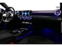Mercedes-Benz CLA 220 AMG Line / CLA45 AMG Diffuser / Panamericana Grille / Panoramadak / Sfeerverlichting / Stoelverwarming / LED High Performance / 19'' LMV / Augmented Reality Video / Navigatie / Widescreen / Lane Assist