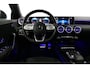 Mercedes-Benz CLA 220 AMG Line / CLA45 AMG Diffuser / Panamericana Grille / Panoramadak / Sfeerverlichting / Stoelverwarming / LED High Performance / 19'' LMV / Augmented Reality Video / Navigatie / Widescreen / Lane Assist