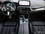 BMW 5-Serie 530E M SPORT / PANODAK / LEDER / STOELVW / CARPLAY / 18"
